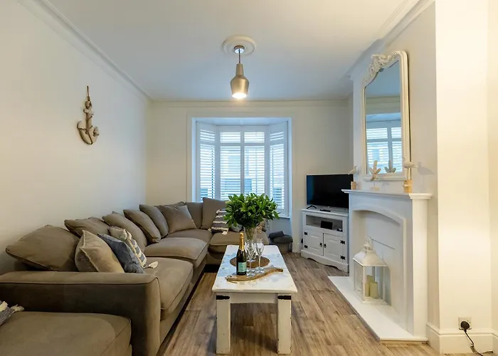 Sea Star - Coastal 3-Bed Retreat In The Heart Of Whitby